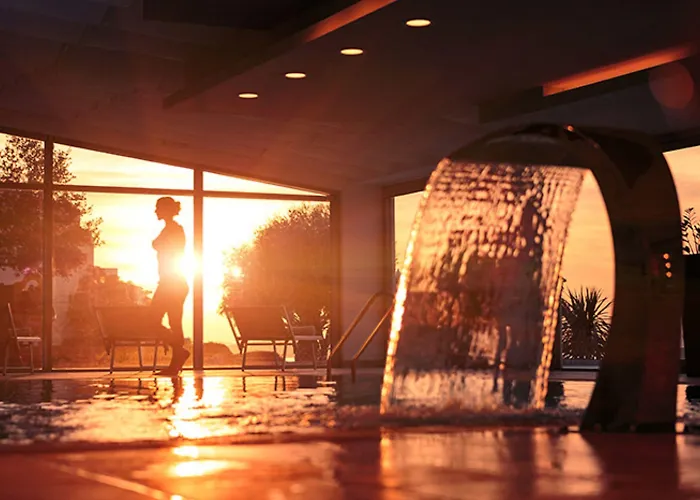 瓦拉马尔阿戈西酒店