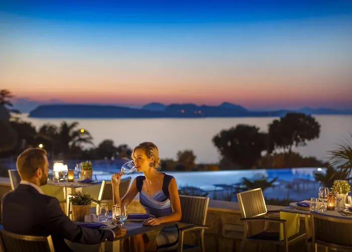 瓦拉马尔阿戈西酒店 4*